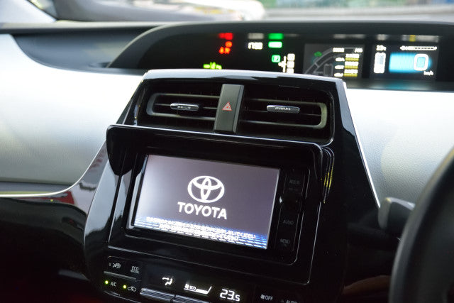 TOYOTA 2018year PRIUS A TOURING SELECTION