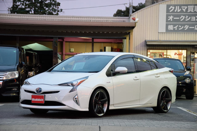 TOYOTA 2018year PRIUS A TOURING SELECTION