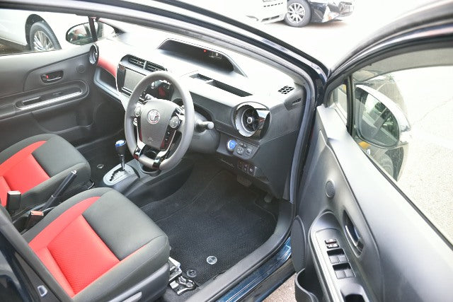 TOYOTA 2017year AQUA S