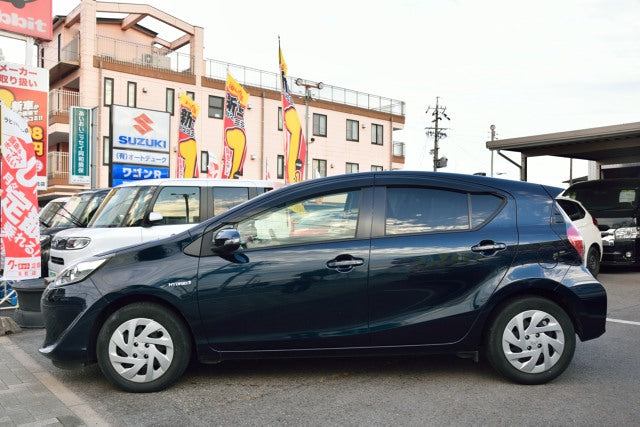 TOYOTA 2017year AQUA S