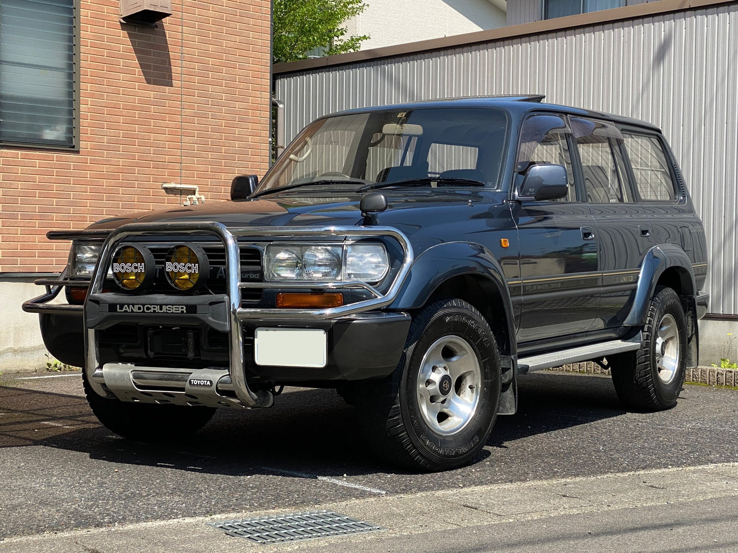 TOYOTA LAND CRUISER-80